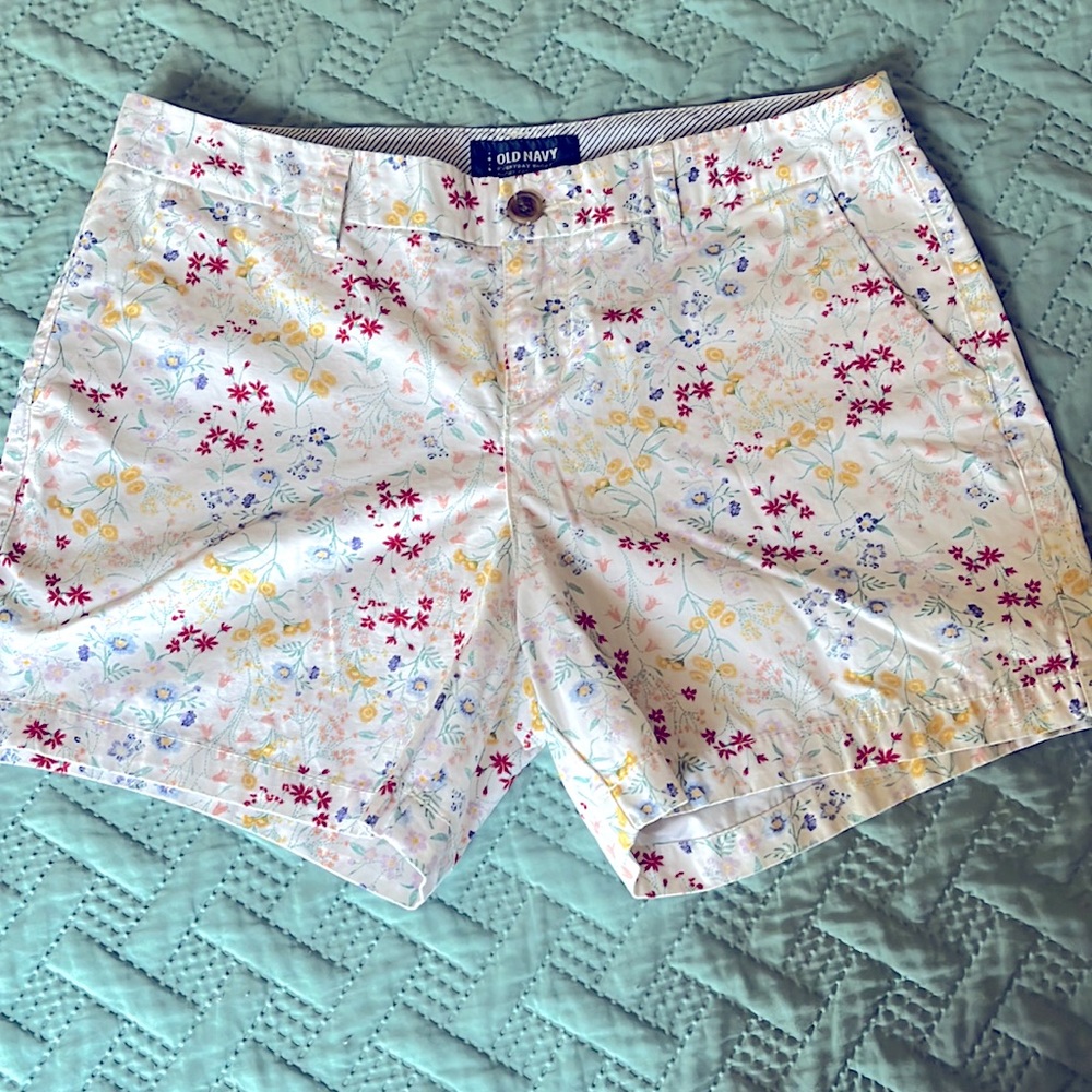 Old navy shorts never used